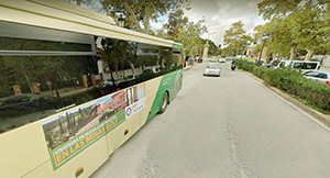 autobus interurbano con publicidad